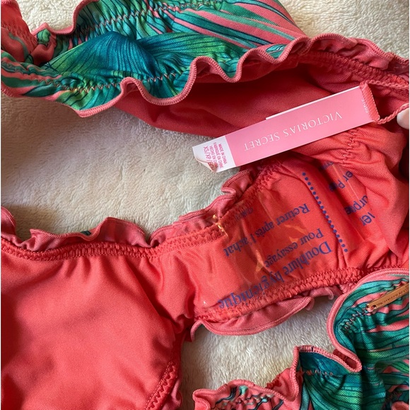 New Victoria secret push underwire bra top 32c and ruffle trim bottom XS - Picture 11 of 12